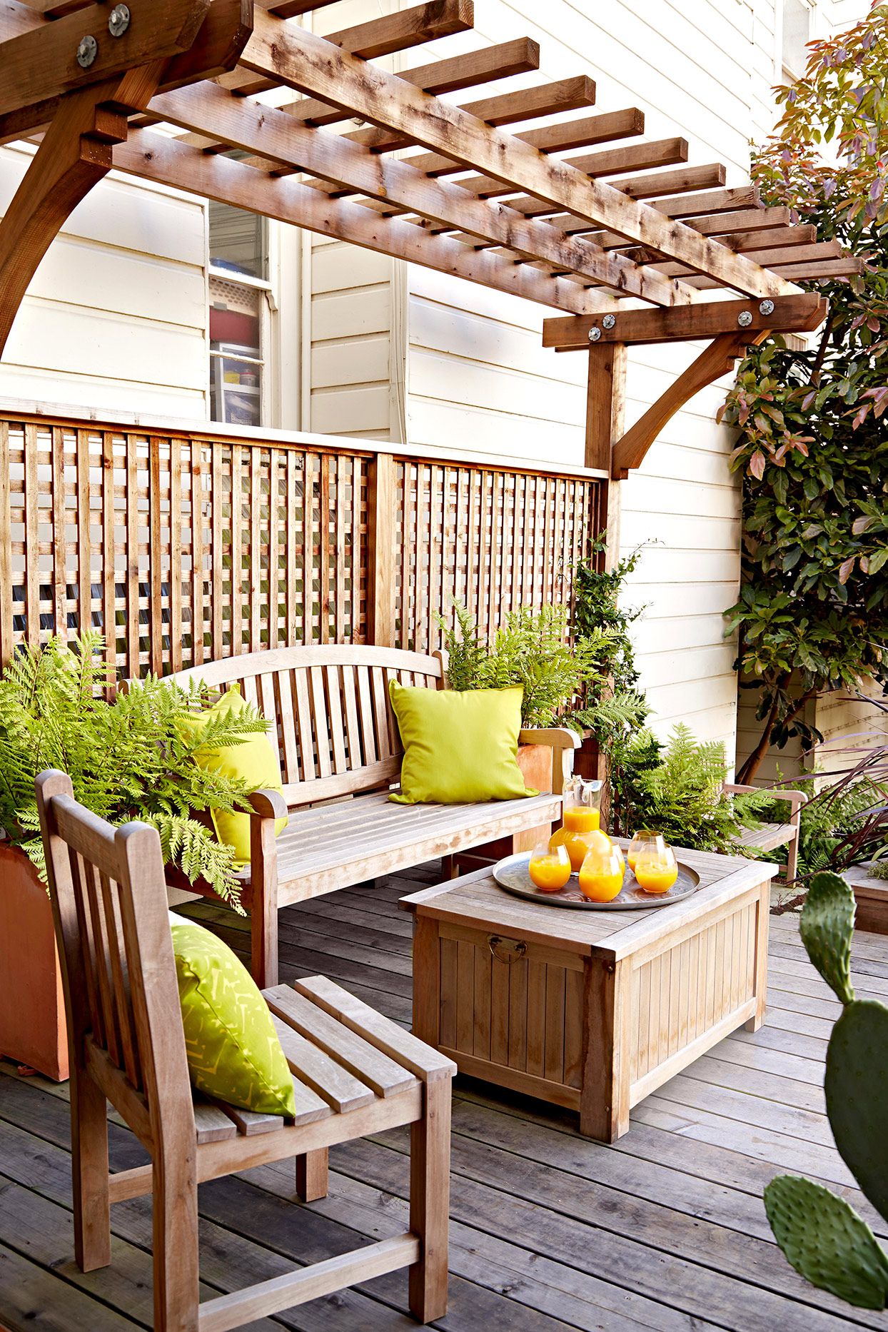 Hogarmania Deck Ideas: Simple Designs for Your Outdoor Space